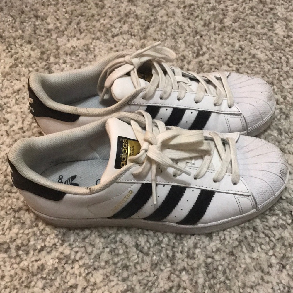 Adidas superstars